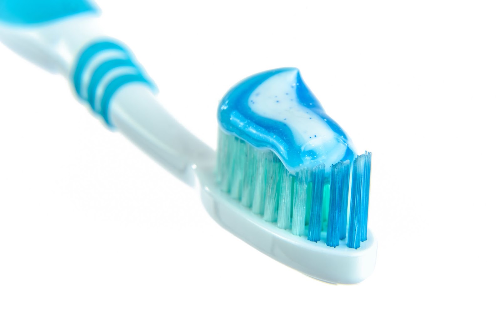 Unexpected Ways to Use Toothpaste | Cambridge MA Dentist